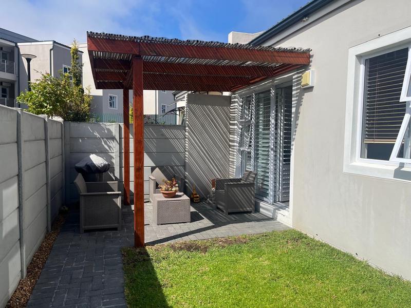 To Let 2 Bedroom Property for Rent in Heathfield Western Cape